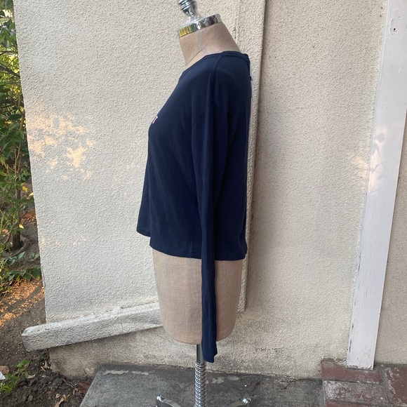 NWT WildFox fabulous cropped long sleeve top with great writing in front - Picture 3 of 10